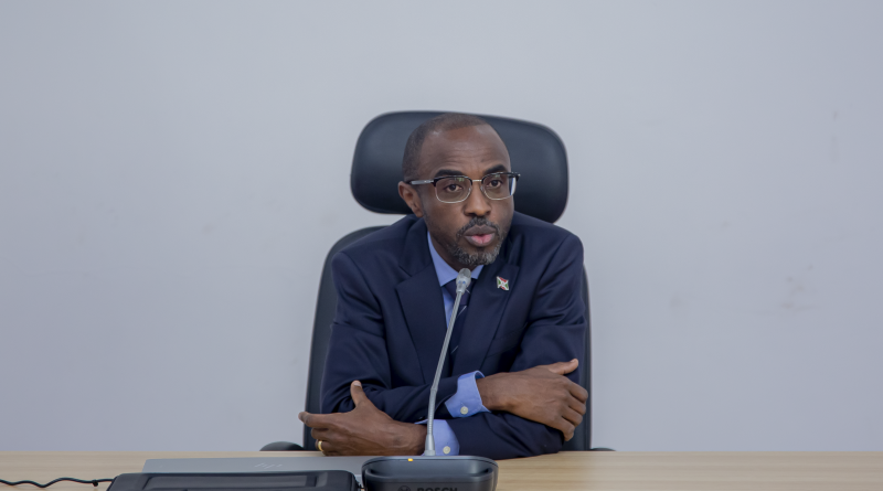 Le Ministre Dr Alain Ndikumana préside la réunion mensuelle de suivi des performances du MFBEN